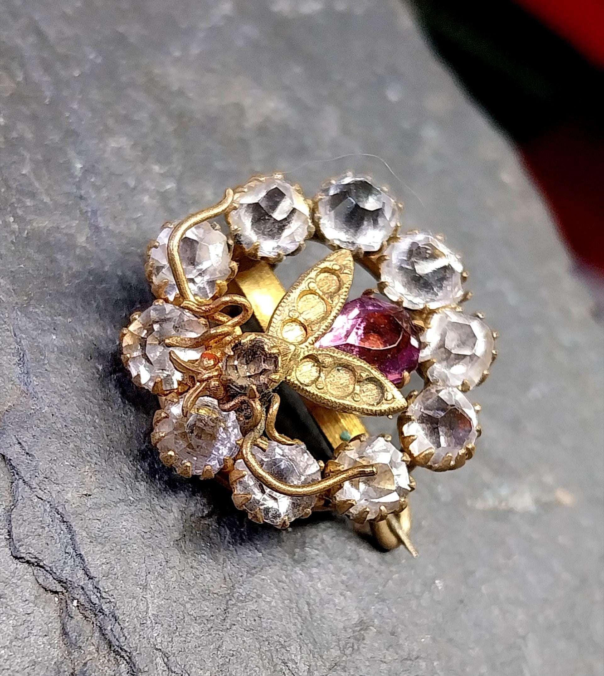 VICTORIAN FLY Insect BROOCH - Pinchbeck Pin and Paste stones
