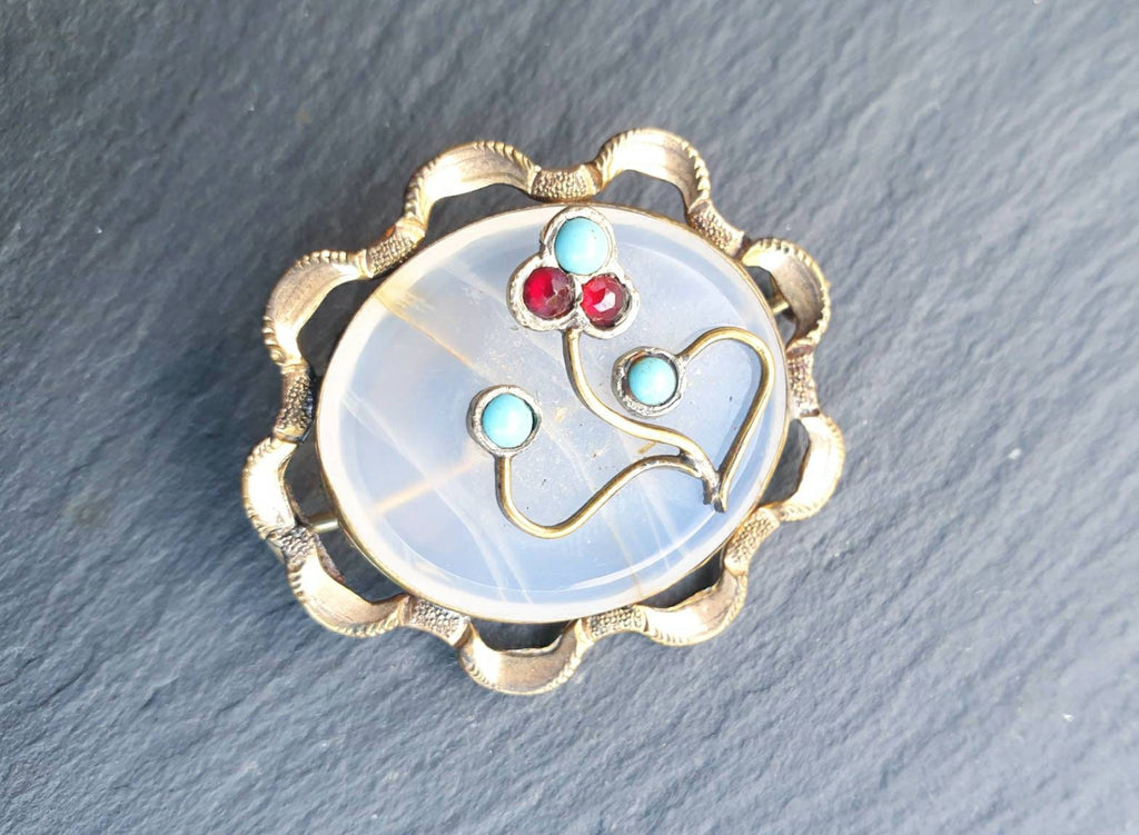 ANTIQUE VICTORIAN BROOCH - Chalcedony, Turquoise and Garnet - 7.5g