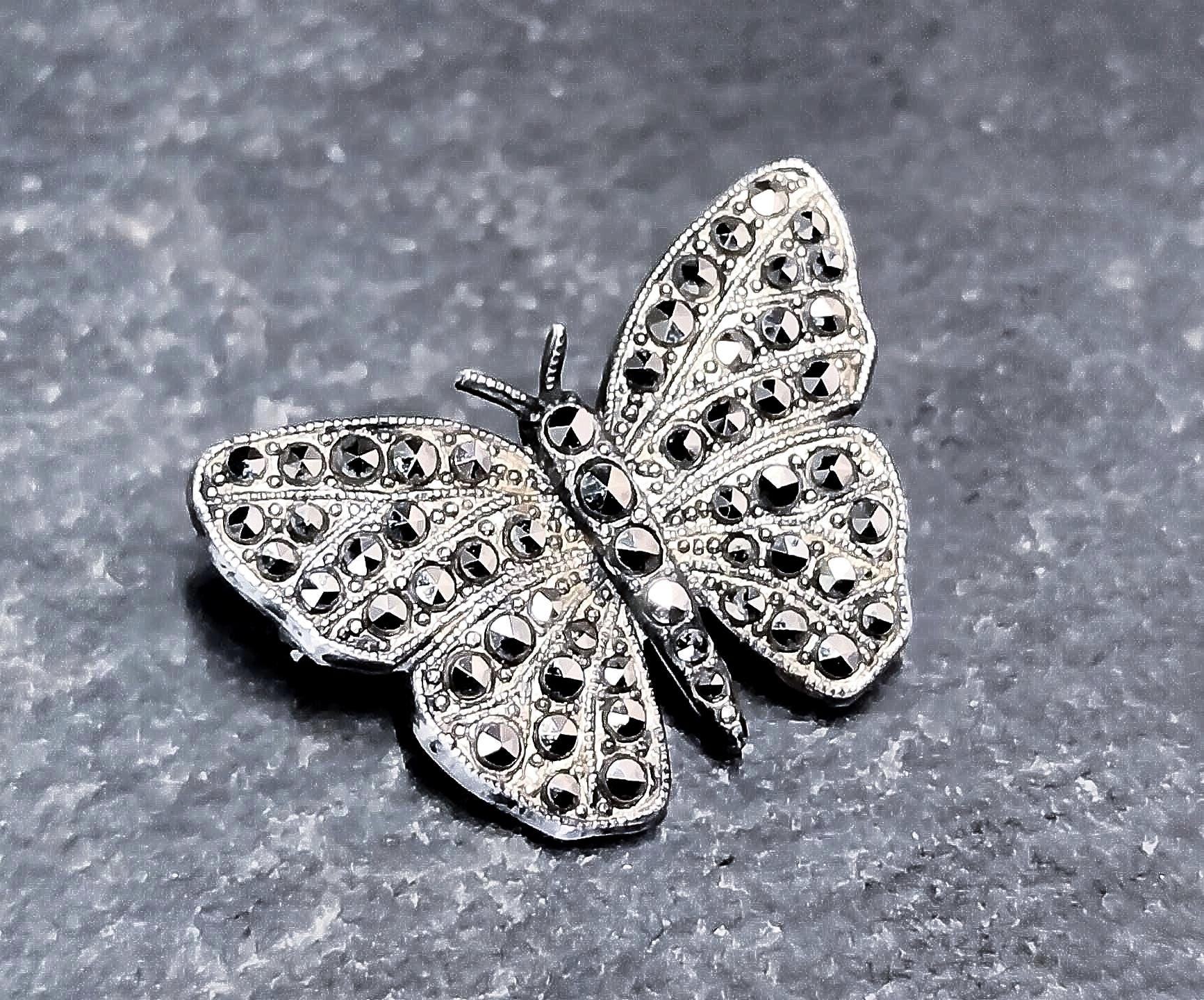 Vintage Silver BUTTERFLY Brooch - with Marcasite Stones - 3.7g