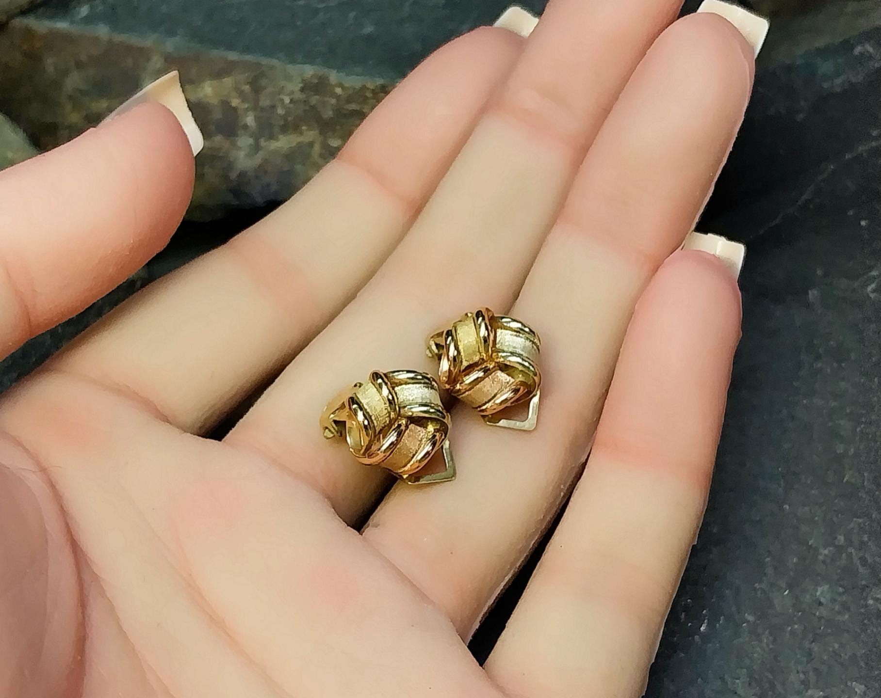 9ct Gold Frosted Ribbon Knot EARRINGS - Vintage Clip On - 4g