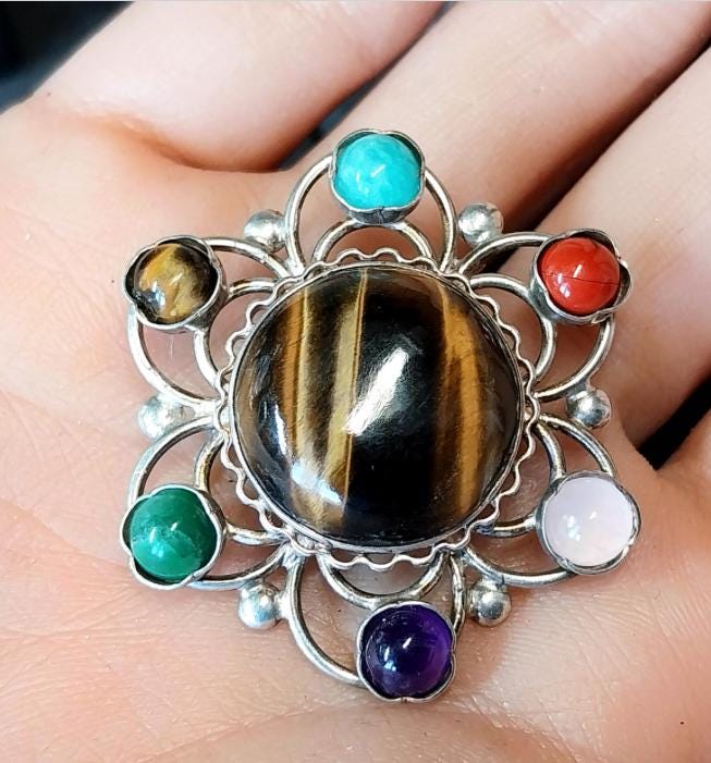 Vintage Sterling Silver Brooch with Celtic Design and Agate Gemstones  - 12.2g