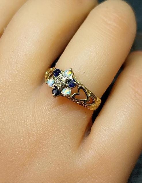 9ct GOLD Fire Opal & Sapphire Ring - Size uk L (us 6) - Hallmarked - 2.1g