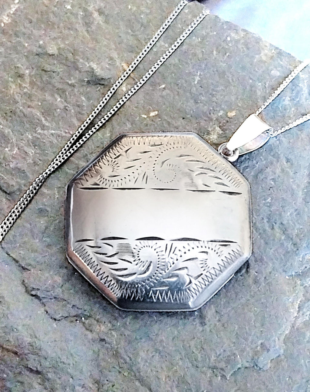 Vintage Sterling SILVER OCTAGONAL Locket on  20" Chain - 8.7g