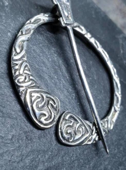 Robert Allison PENNANULAR BROOCH - Scottish Silver Shawl Pin c.1952 - 9.9g