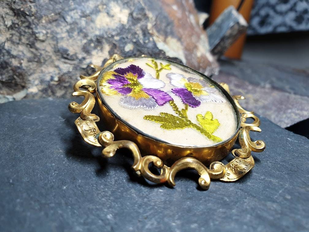 Victorian Large LOCKET BROOCH Pendant with Embroidered Forget me not Flowers - 24.4g
