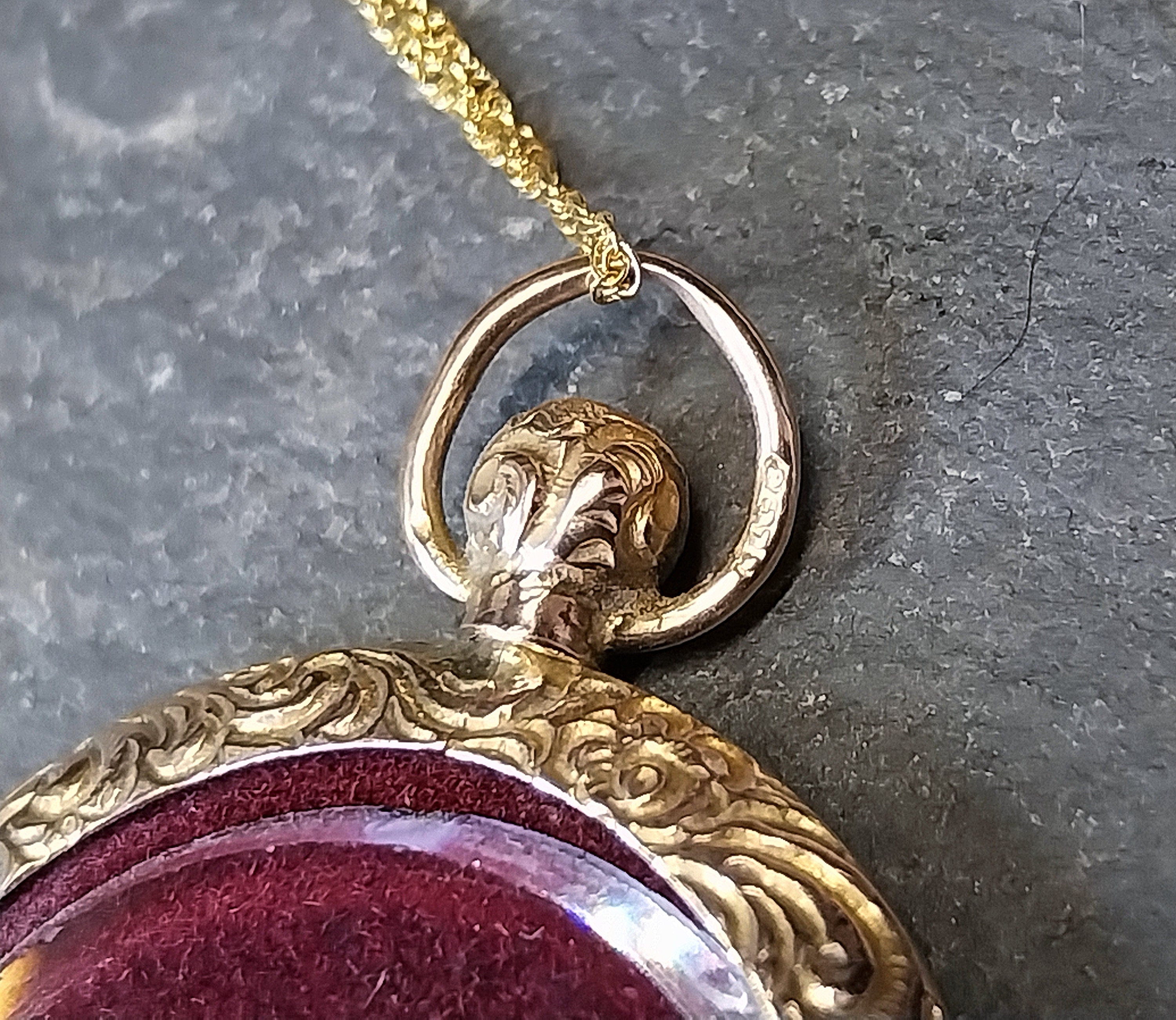 Antique 9ct Gold Photo Locket Pendant - Chester 1904 on 18" Chain - 5.7g