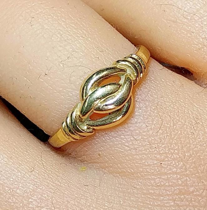 9ct GOLD CELTIC Fede Ring - uk size M 1/2 (us 6.5) - 1.5g