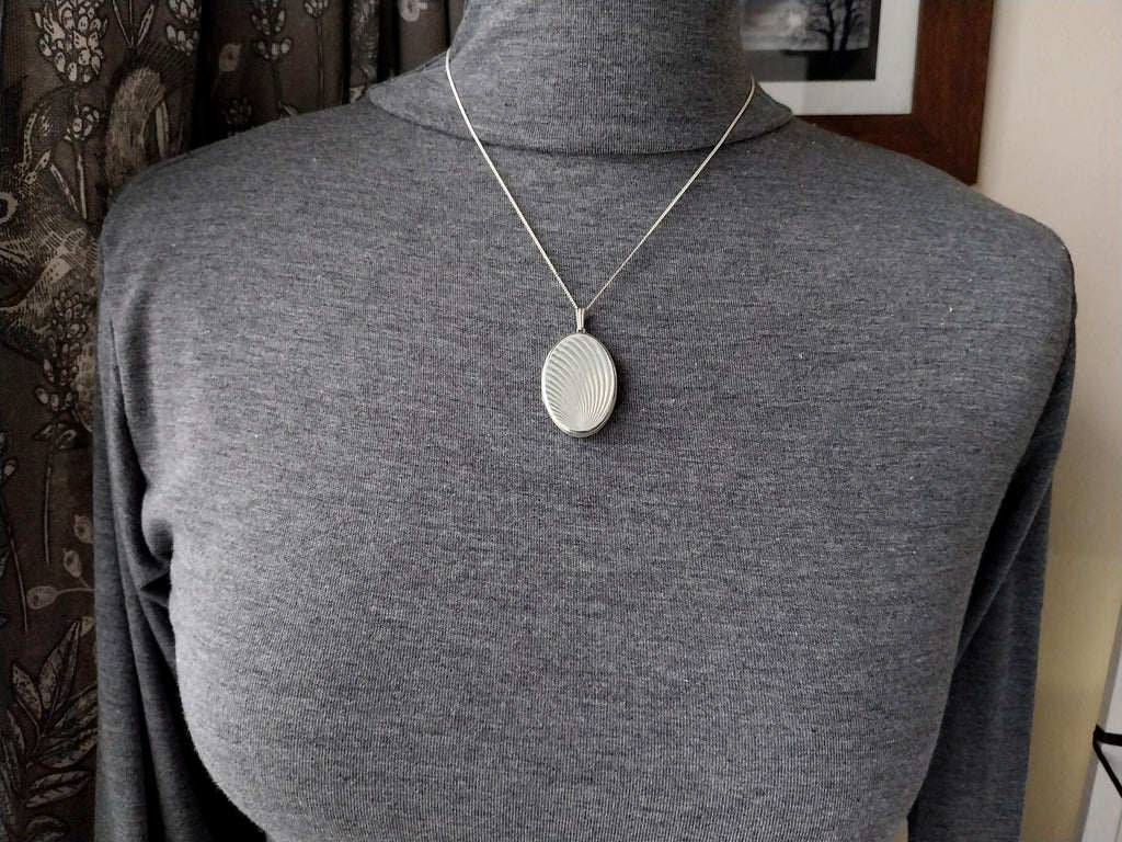 Vintage Georg Jensen SILVER LOCKET Necklace - Oval with Rays on 18" Chain - 9.2g
