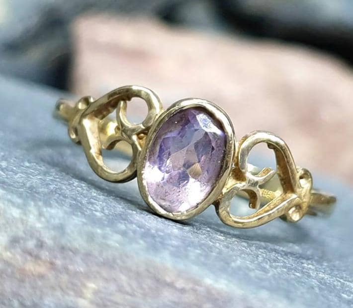 9ct GOLD CELTIC Heart KNOT Ring - Amethyst Gemstone - uk size M (us 6) - 1.4g