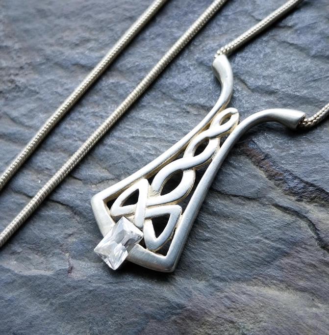 Vintage Sterling Silver Celtic PENDANT NECKLACE on 16" - 8.3g