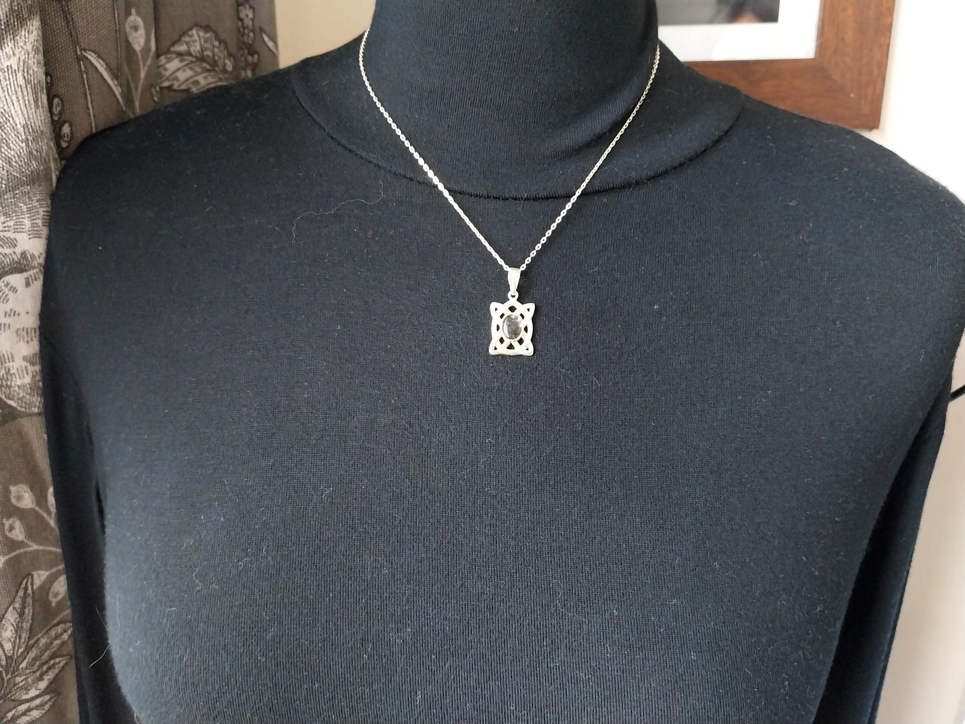 Sterling SILVER Amethyst Necklace and Matching Earrings Gift Set - Celtic Knot - 8.6g