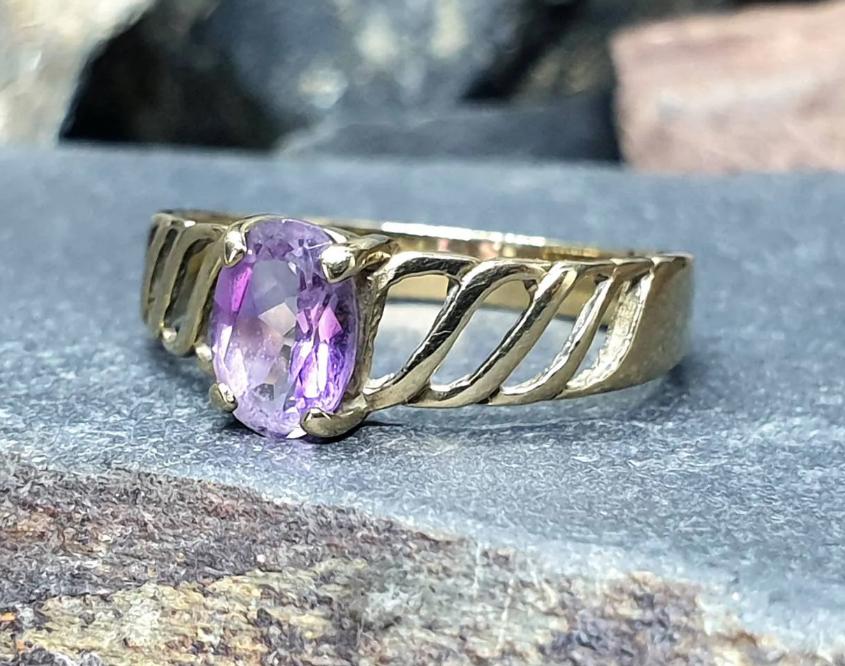 9ct GOLD AMETHYST Ring  - Size uk P (us 7.5) - 2g