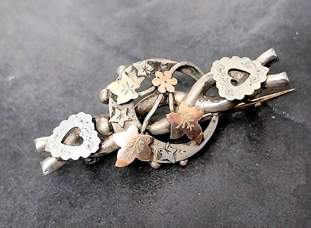 VICTORIAN CRESCENT MOON Brooch with hearts - Hallmarked 1899 - 4.3g