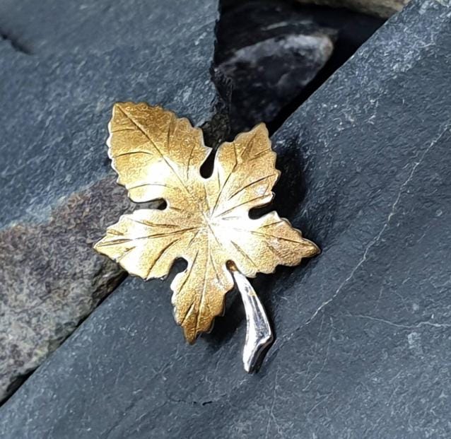 Vintage Sterling Silver LEAF BROOCH - Autumn Maple - 2.3g