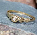 Vtg 9ct GOLD Illusion RING with Diamond - Size uk P 1/2 (us 8) - 1g
