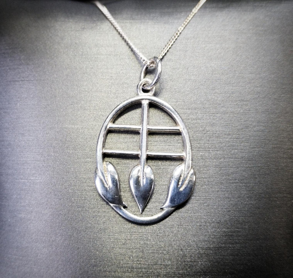 Sterling Silver CELTIC Cecily Leaf Pendant Necklace & 18" Chain - 4.3g