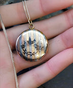 Pretty Silver LOCKET with Swallow and striped Pattern on 18" Chain - 9.5g
