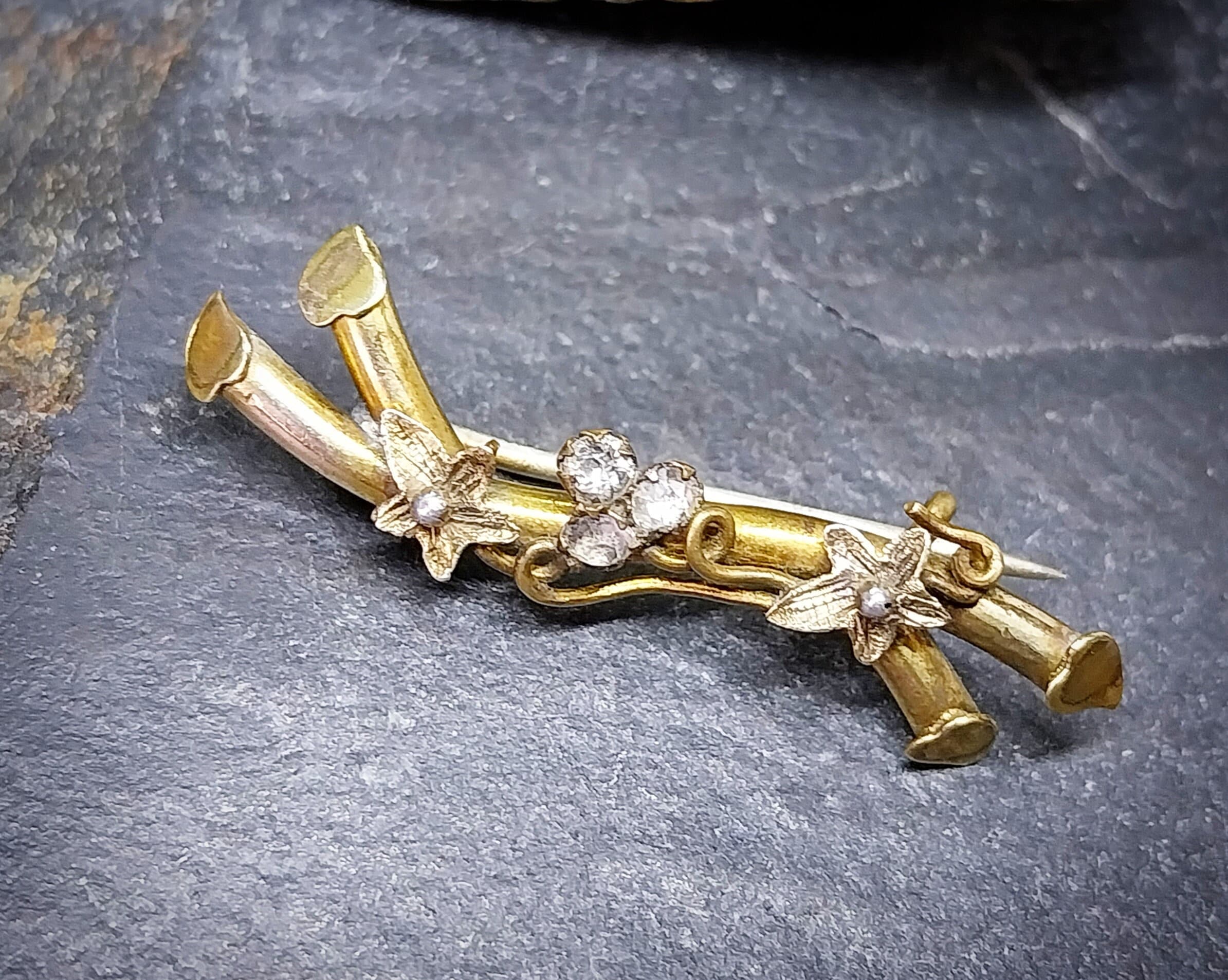 Antique VICTORIAN Branch BROOCH with three leaf clover - 2.1g