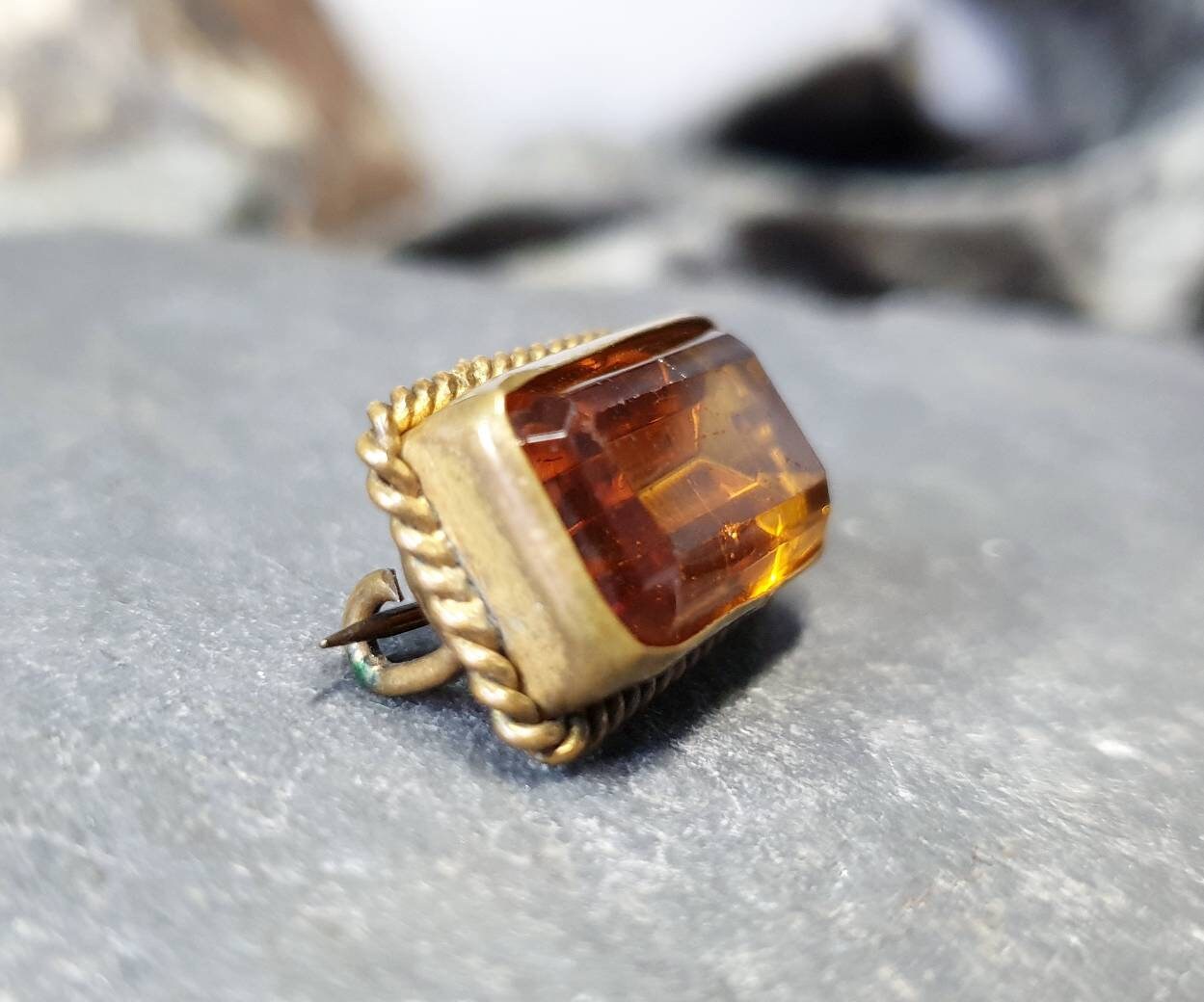 Antique VICTORIAN  BROOCH -  with Brandy Citrine Gemstone Pinchbeck Pin 6g