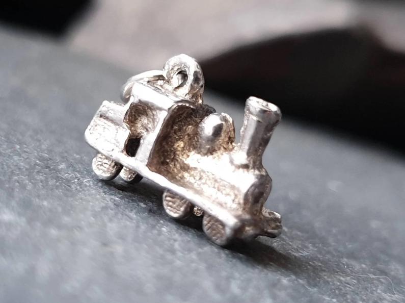 SILVER STEAM TRAIN Charm - Miniature Vintage model - 2.7g