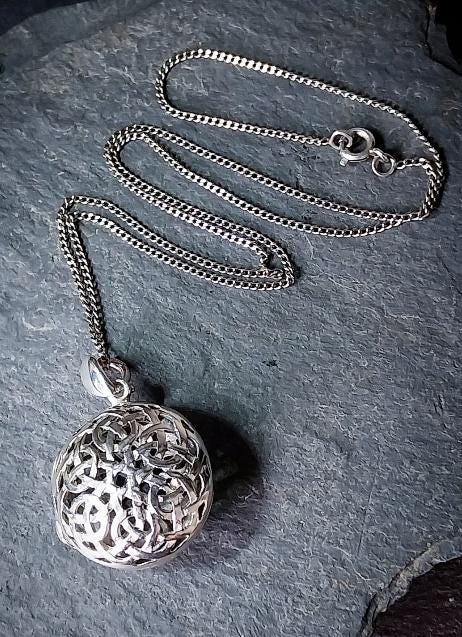 Kit Heath CELTIC Locket necklace - Sterling Silver -  on 17" Chain - 10.4g