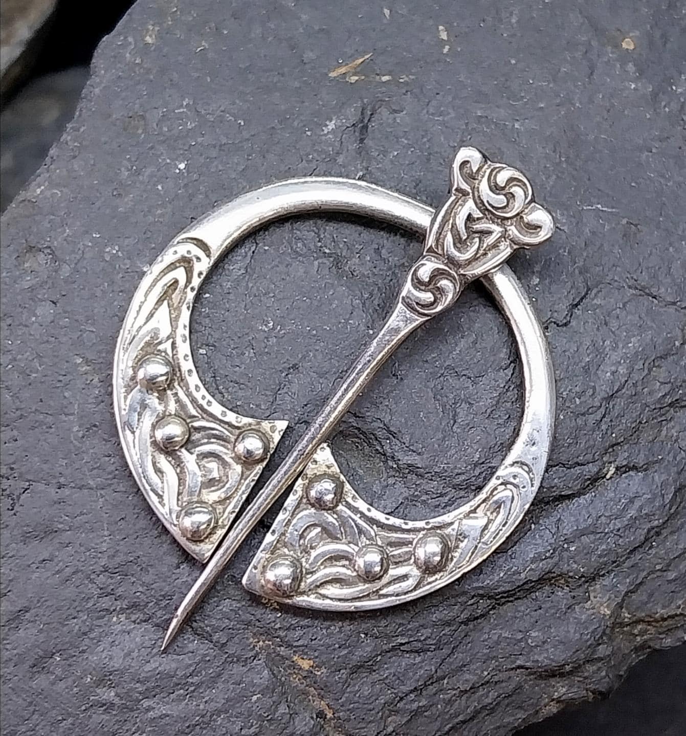 Robert Allison PENNANULAR BROOCH - Scottish Silver Shawl Pin c.1958 - 11.7g