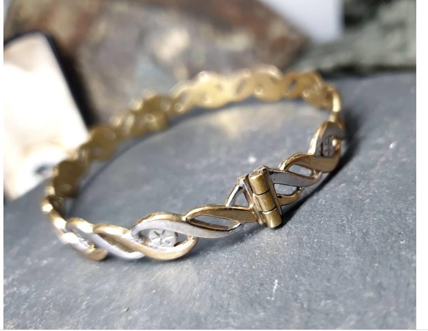 Vintage 9ct Rolled GOLD BANGLE - Weave Twist with Stars - 10.5g