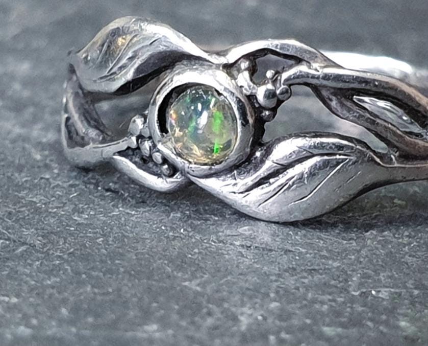Sterling Silver Fire Opal Ring Tree of Life - uk size M (us 6) - 1.4g