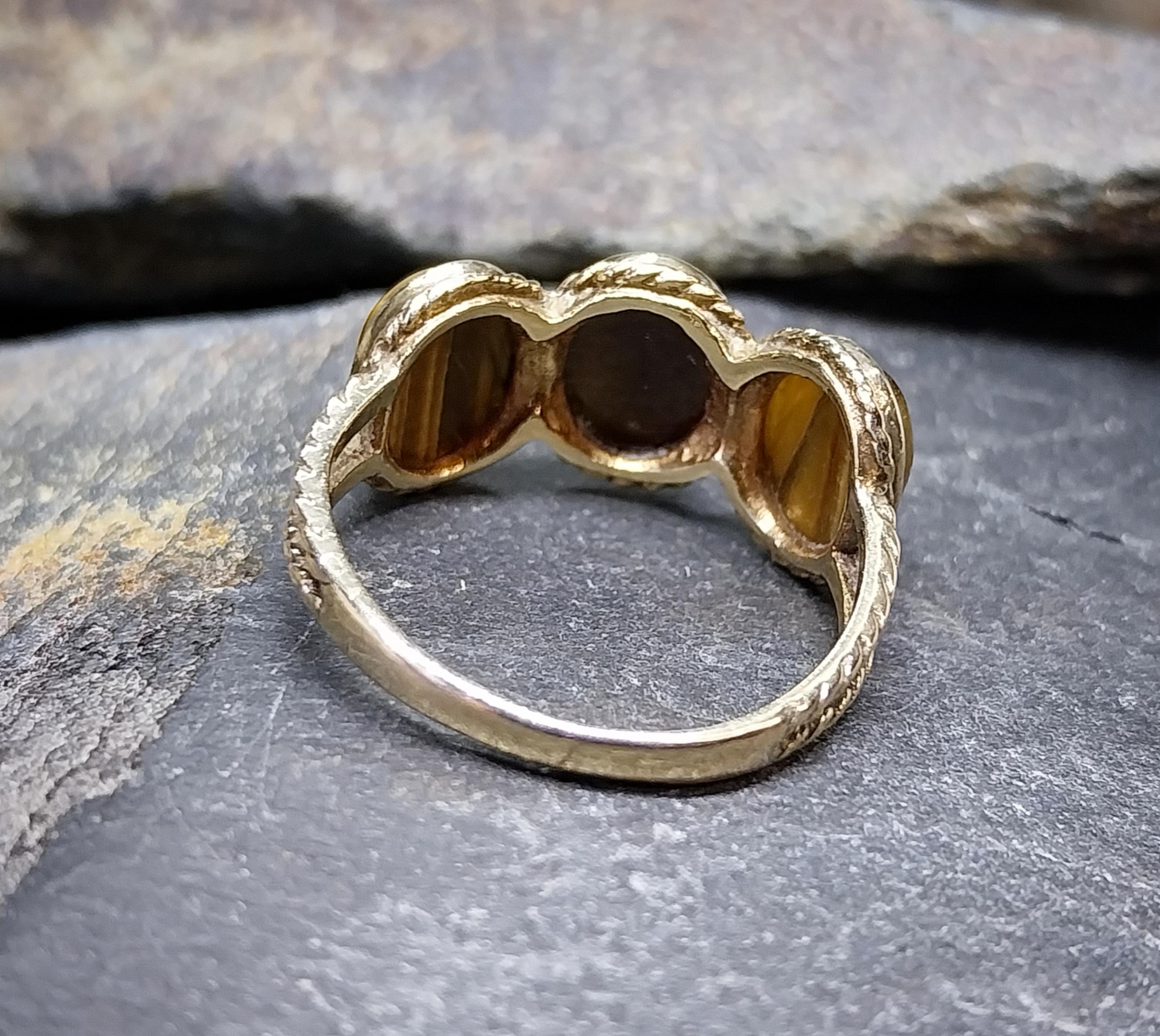 Vintage 9ct GOLD Triple Tigers Eye Ring - Size uk O (us 7) - 3.1g