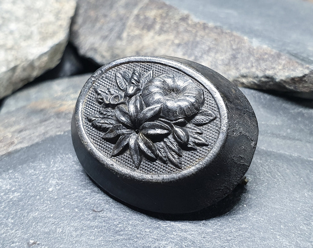 Antique Victorian Vulcanite Brooch with flowers - 10.4g