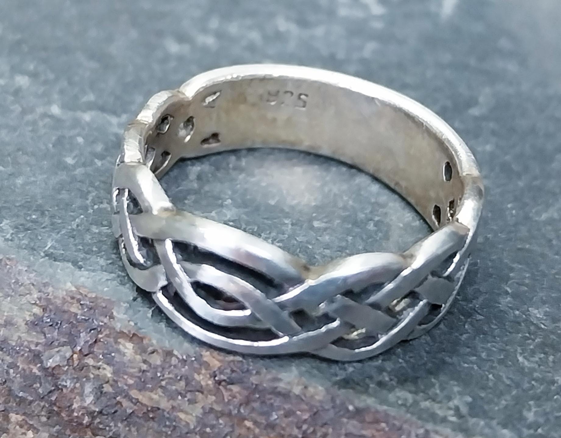 Silver CELTIC KNOT RING - 925 Sterling Silver - Size uk M ( us 6) 3.1g