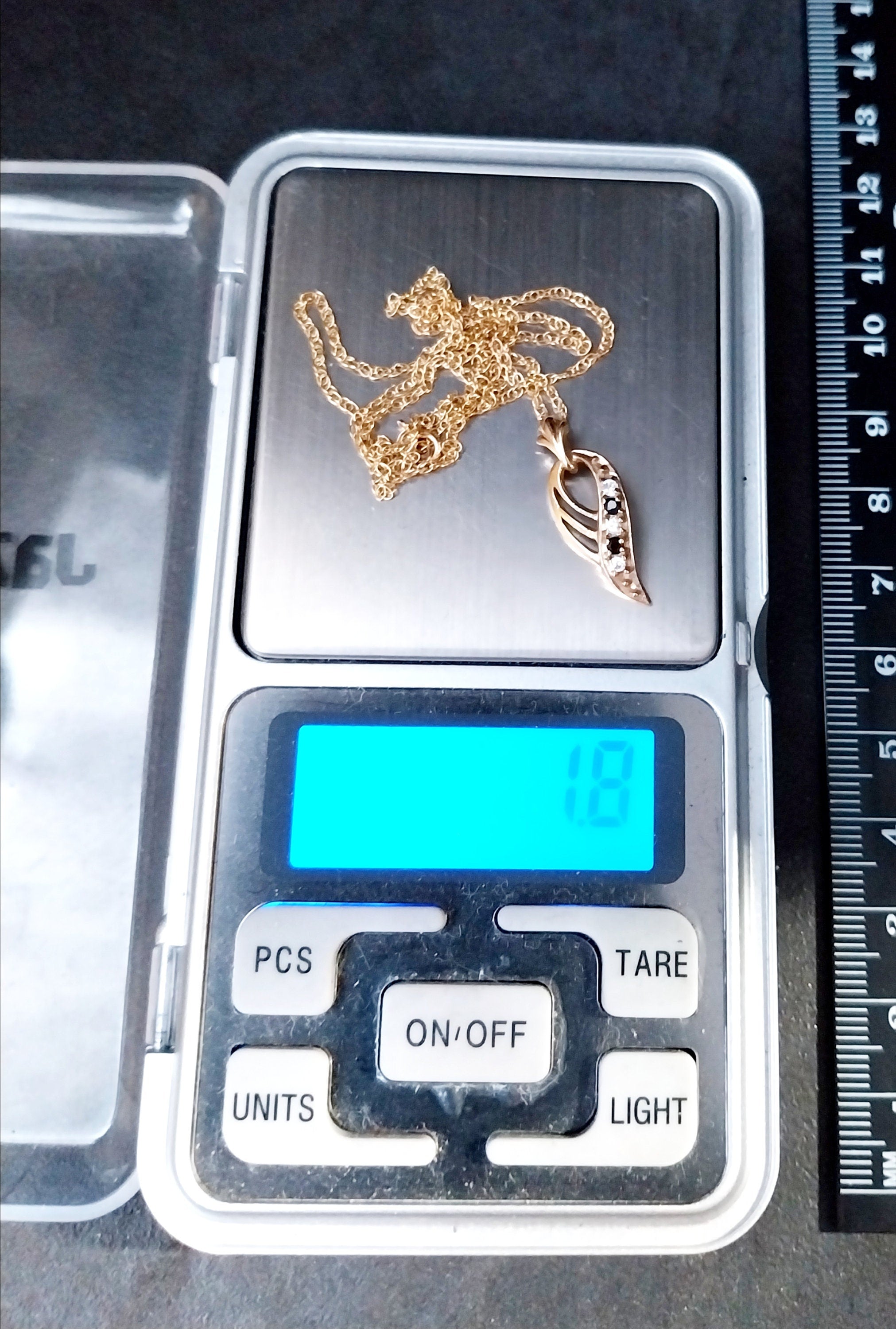 Vintage 9ct Gold Sapphire Pendant Necklace Leaf / Feather on 18" - 1.8g