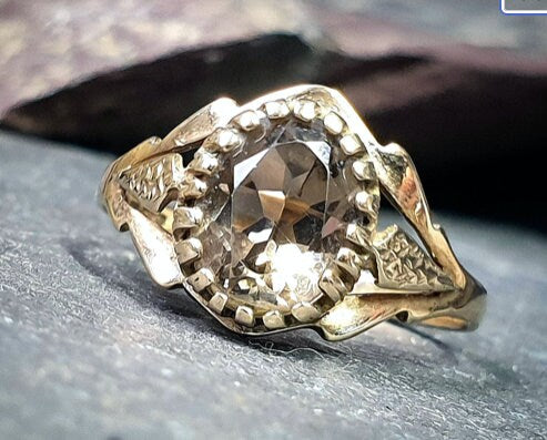 Vintage 9ct GOLD Smoky Quartz Ring with Leaf Detail - Size uk O (us 7.5) - 1.8g