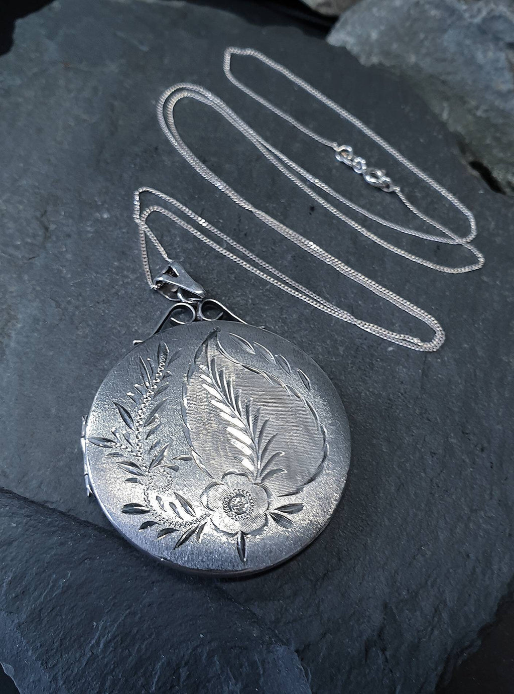 HUGE XL Sterling Silver Circular LOCKET Necklace -  on 24" Chain - 16.7g