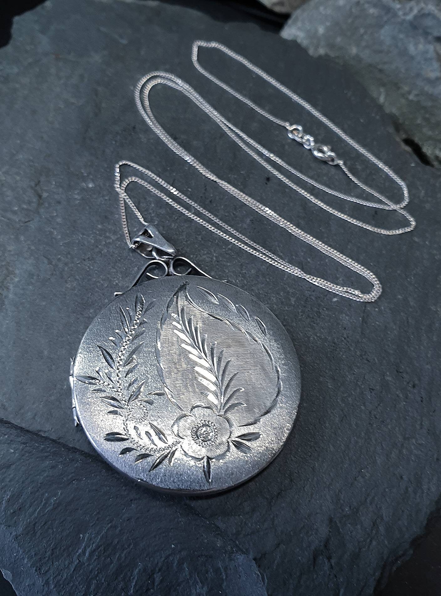 HUGE XL Sterling Silver Circular LOCKET Necklace -  on 24" Chain - 16.7g