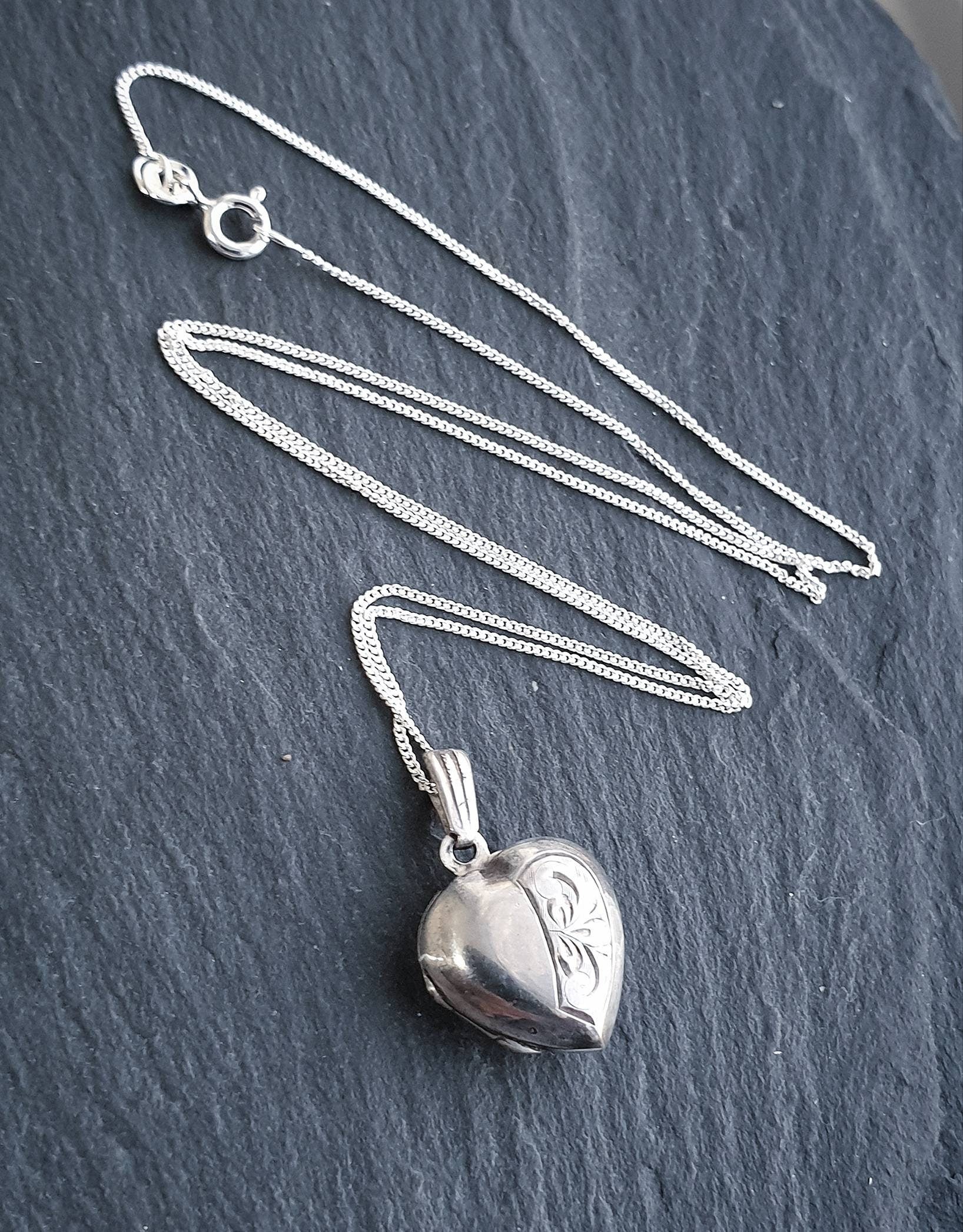 Vintage SILVER HEART Locket Necklace - Pretty Engraving circa 1979 on 18" chain - 3.1g