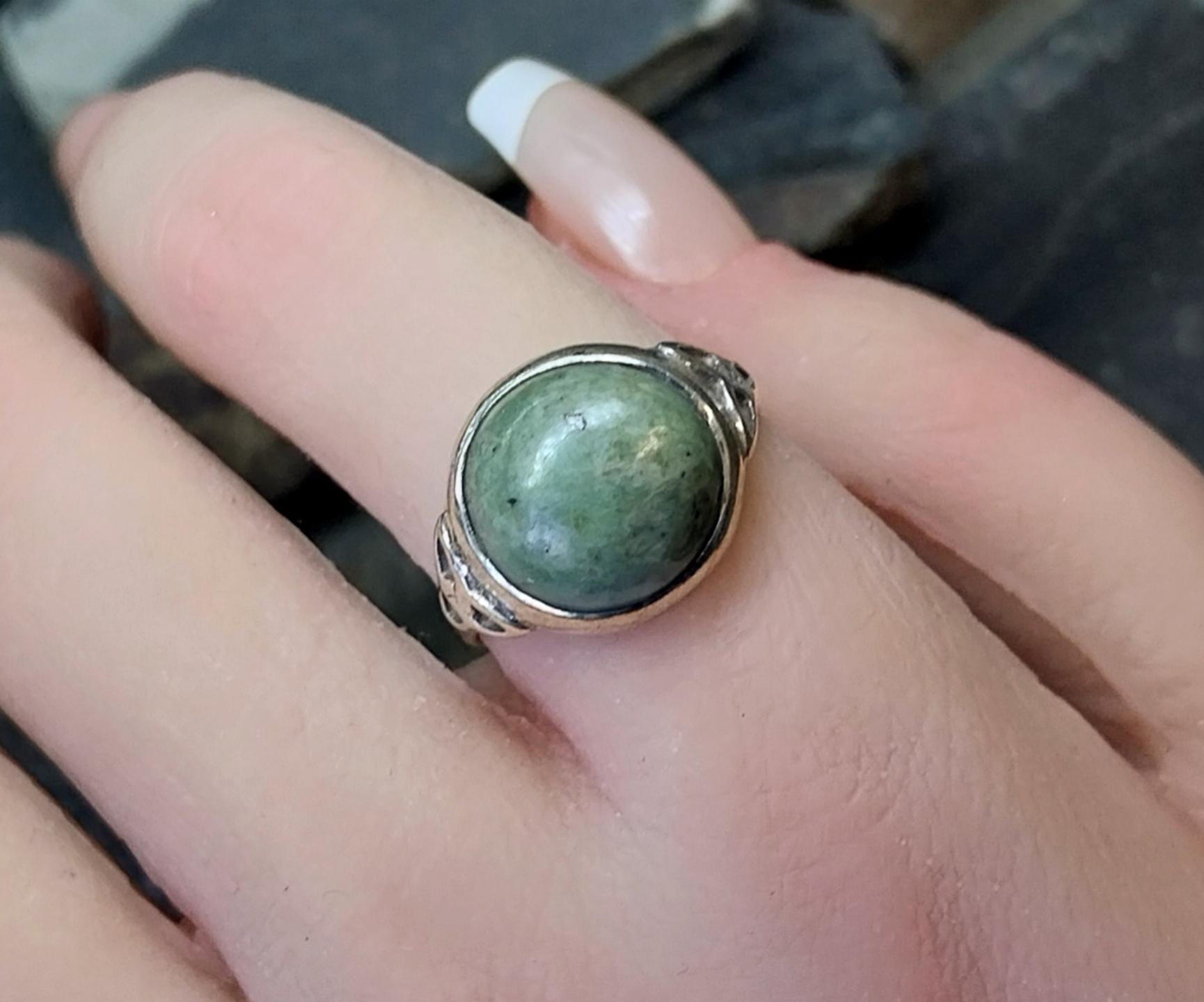 VINTAGE St Silver RING - with Connemara Marble - Size Q (8) - 5g