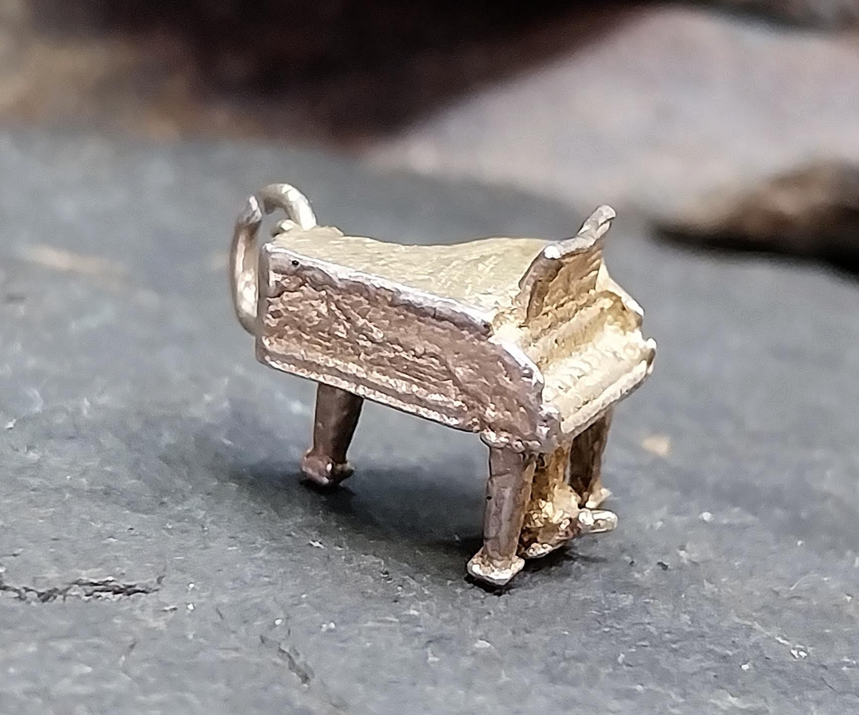 Vintage Silver PIANO Charm - Musical Instrument for bracelet or miniature model - 1.7g
