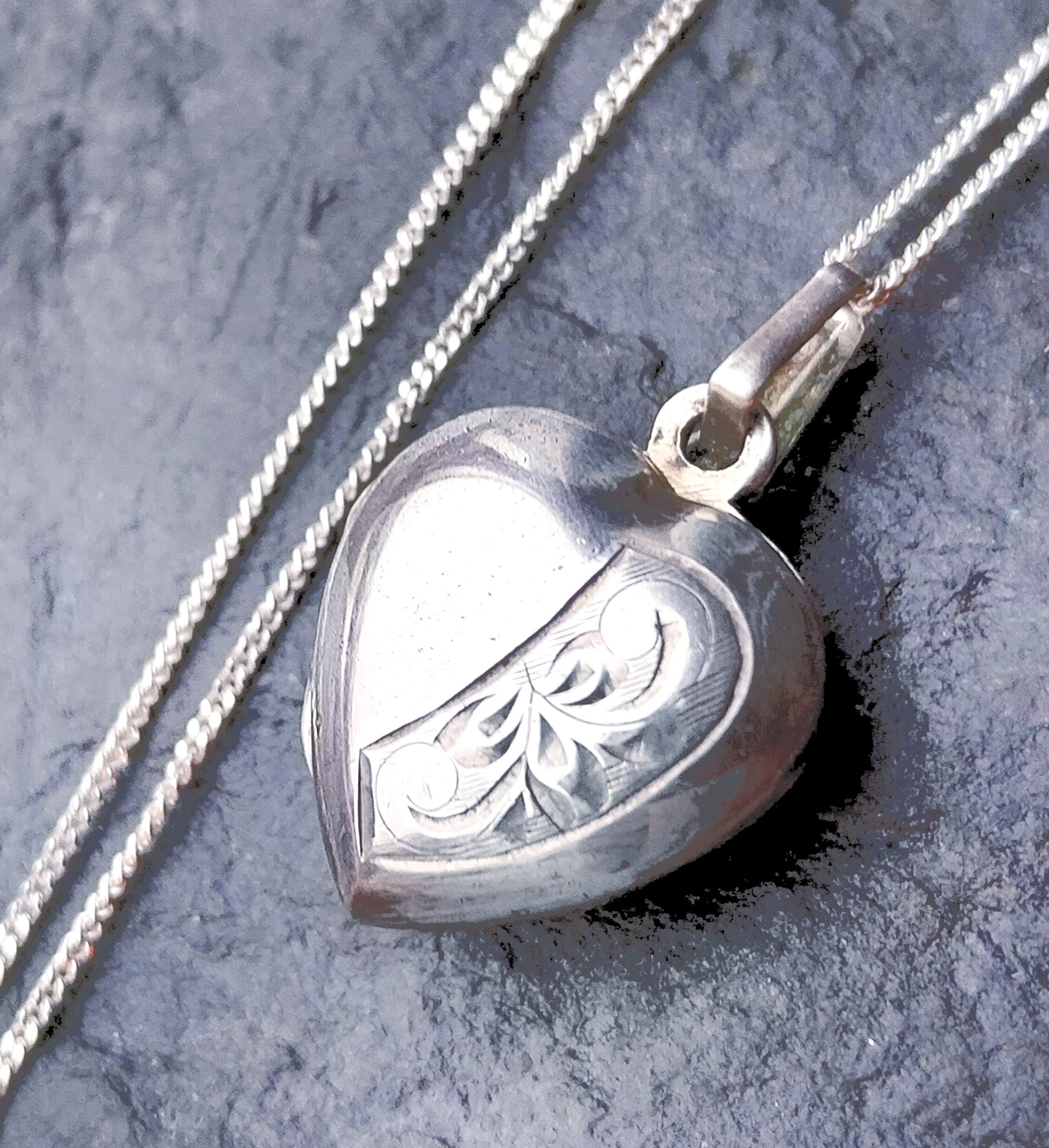 Vintage SILVER HEART Locket Necklace - Pretty Engraving circa 1979 on 18" chain - 3.1g