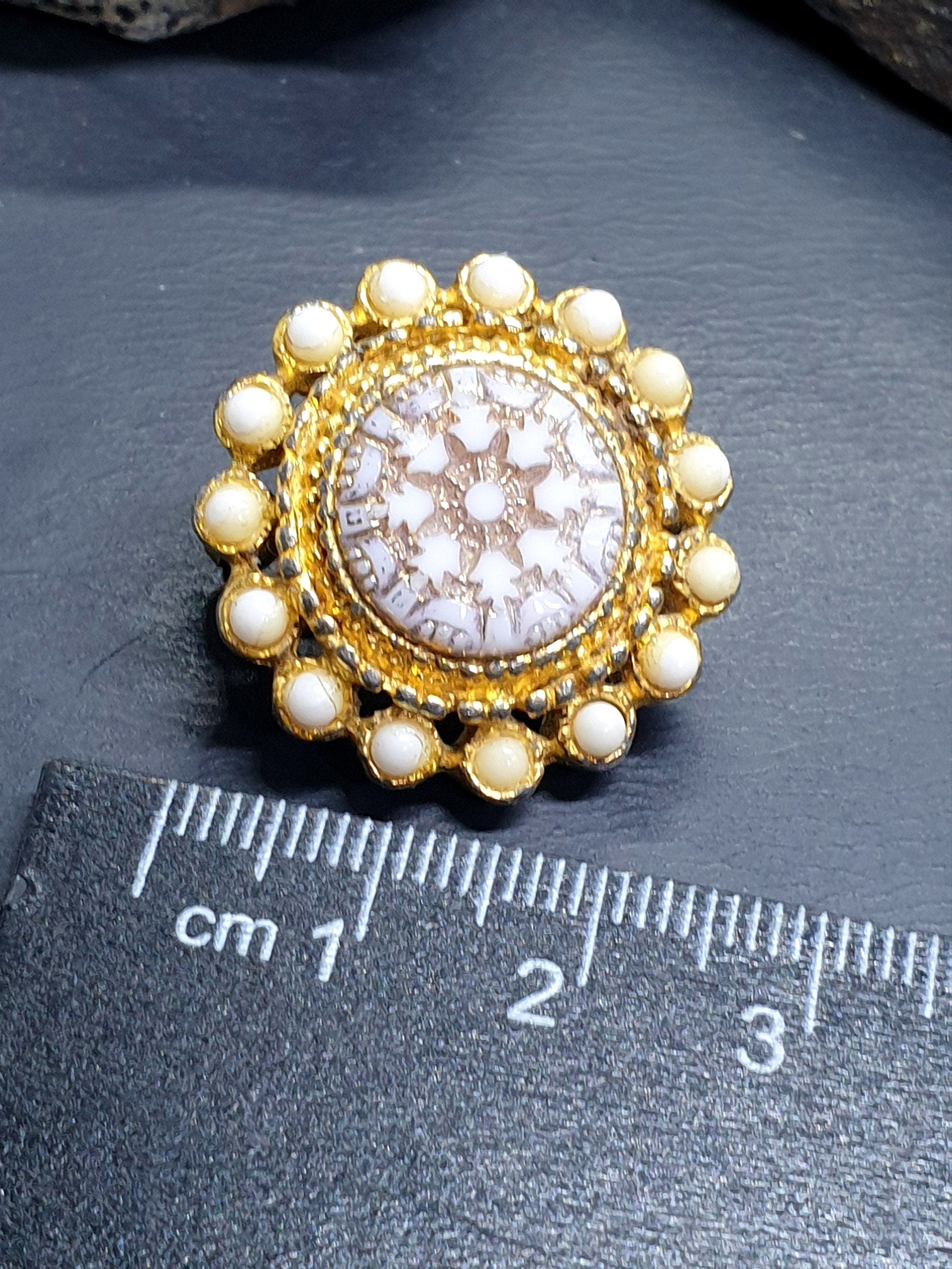 Vintage Circular BROOCH - Gold Tone with Faux Seed Pearls - 11.7g