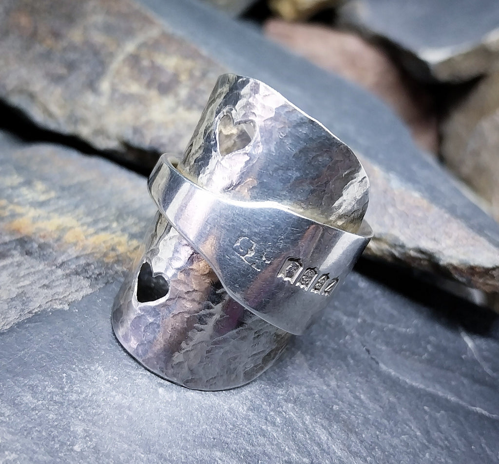 Huge SILVER RING with Dublin hallmarks - uk size T (us 9.5) - 13.9g