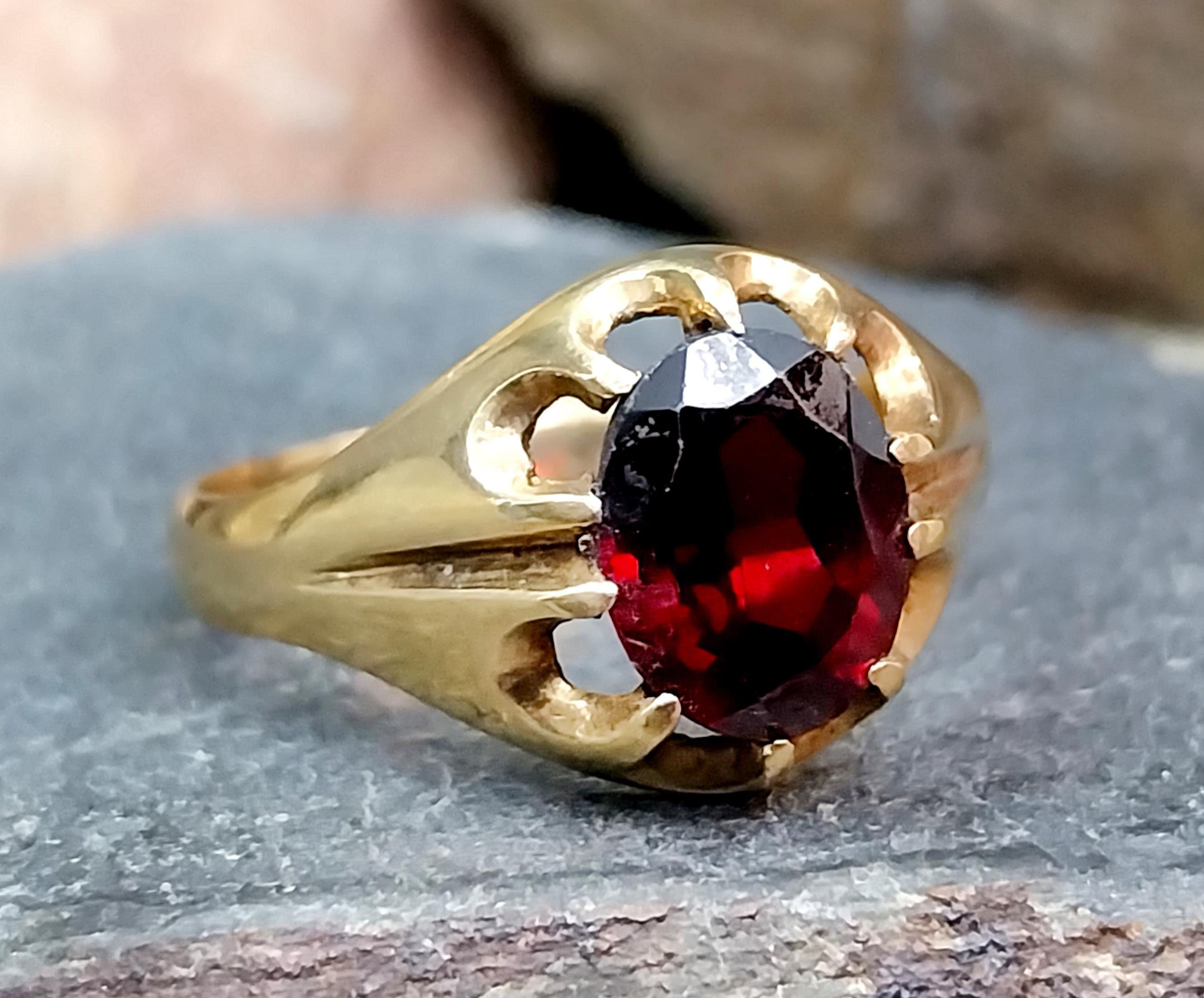 9ct GOLD Garnet 10 Claw Solitaire Gypsy Ring - Size uk T (us 9.5) - 3.2g
