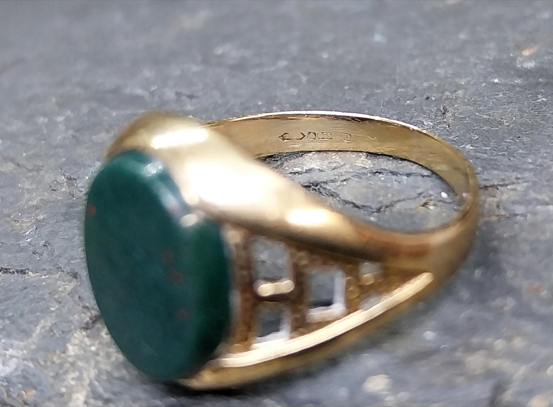 9ct GOLD BLOODSTONE Agate Signet RING - Size uk 0 (7) - 2.8g