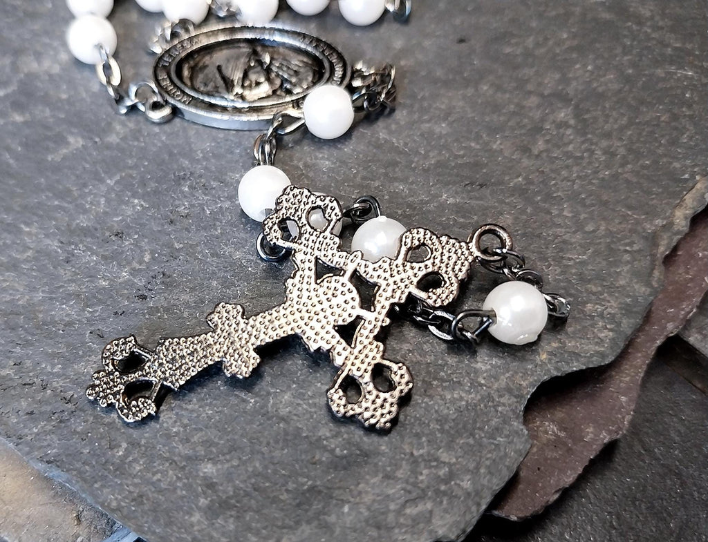 Vintage Milky White ROSARY Beads - Small Vintage Old Prayer Beads and crucifix - 28" 17g