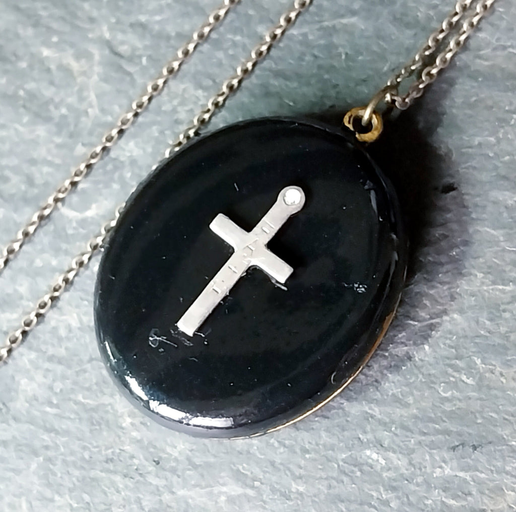 VICTORIAN Black Enamel LOCKET with Silver Cross - on 20" Chain - 15.5g