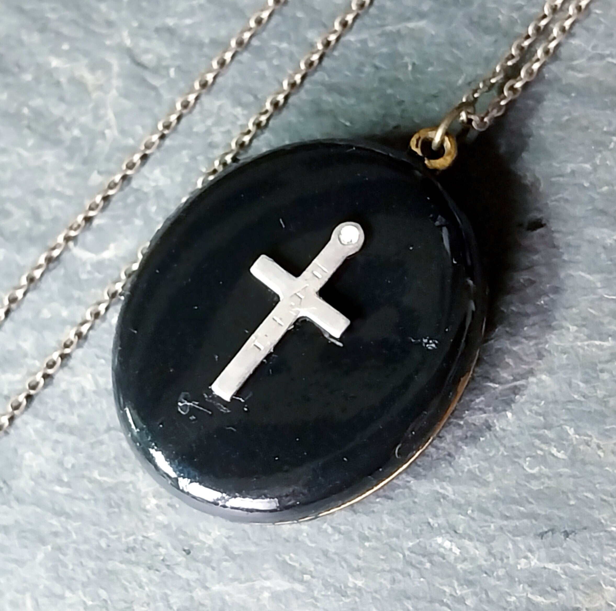 VICTORIAN Black Enamel LOCKET with Silver Cross - on 20" Chain - 15.5g
