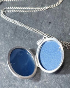 Vintage STERLING SILVER Oval Locket Necklace on 16" Chain - 3.4g