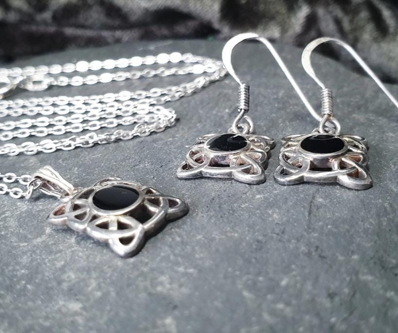SILVER & ONYX Necklace and Matching Earrings Gift Set - Celtic Knot - 6.1g