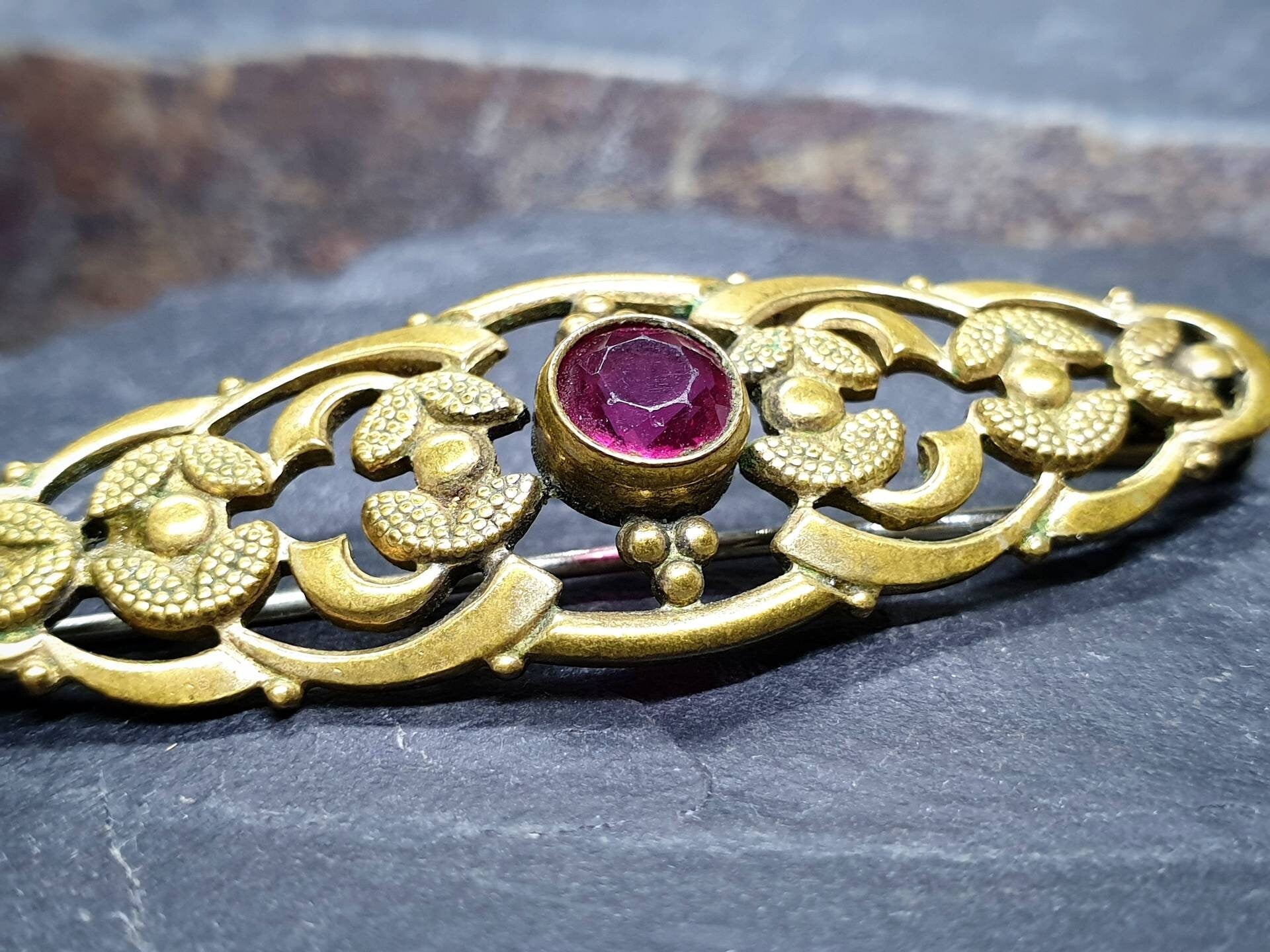ANTIQUE Pinchbeck Brooch with Pink Cranberry Glass Gemstone - Edwardian 5.8g