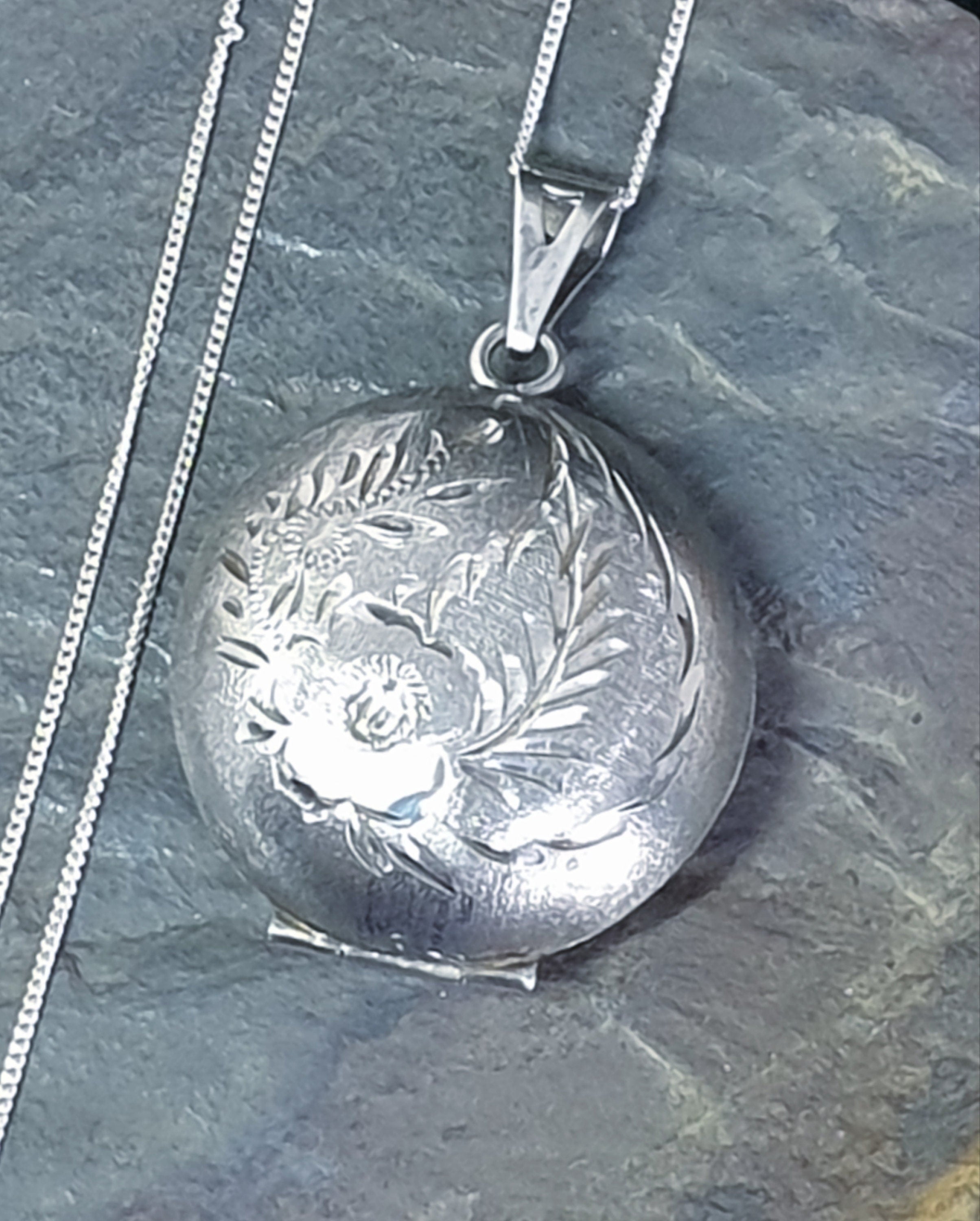 Vintage Silver LOCKET Necklace - Puffy Circle on 20" Sterling Chain - 9.7g